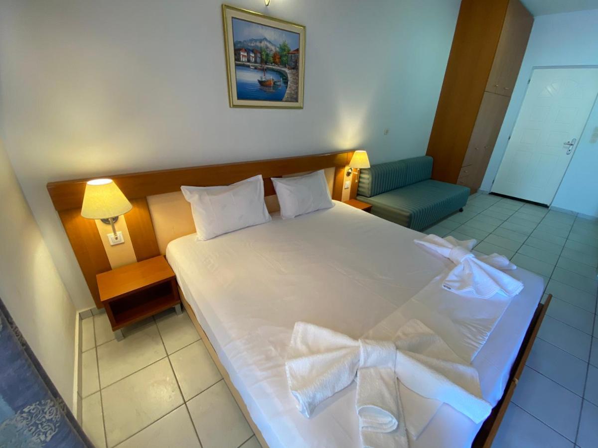 Le Chris Central Apartments Rethymno  ภายนอก รูปภาพ